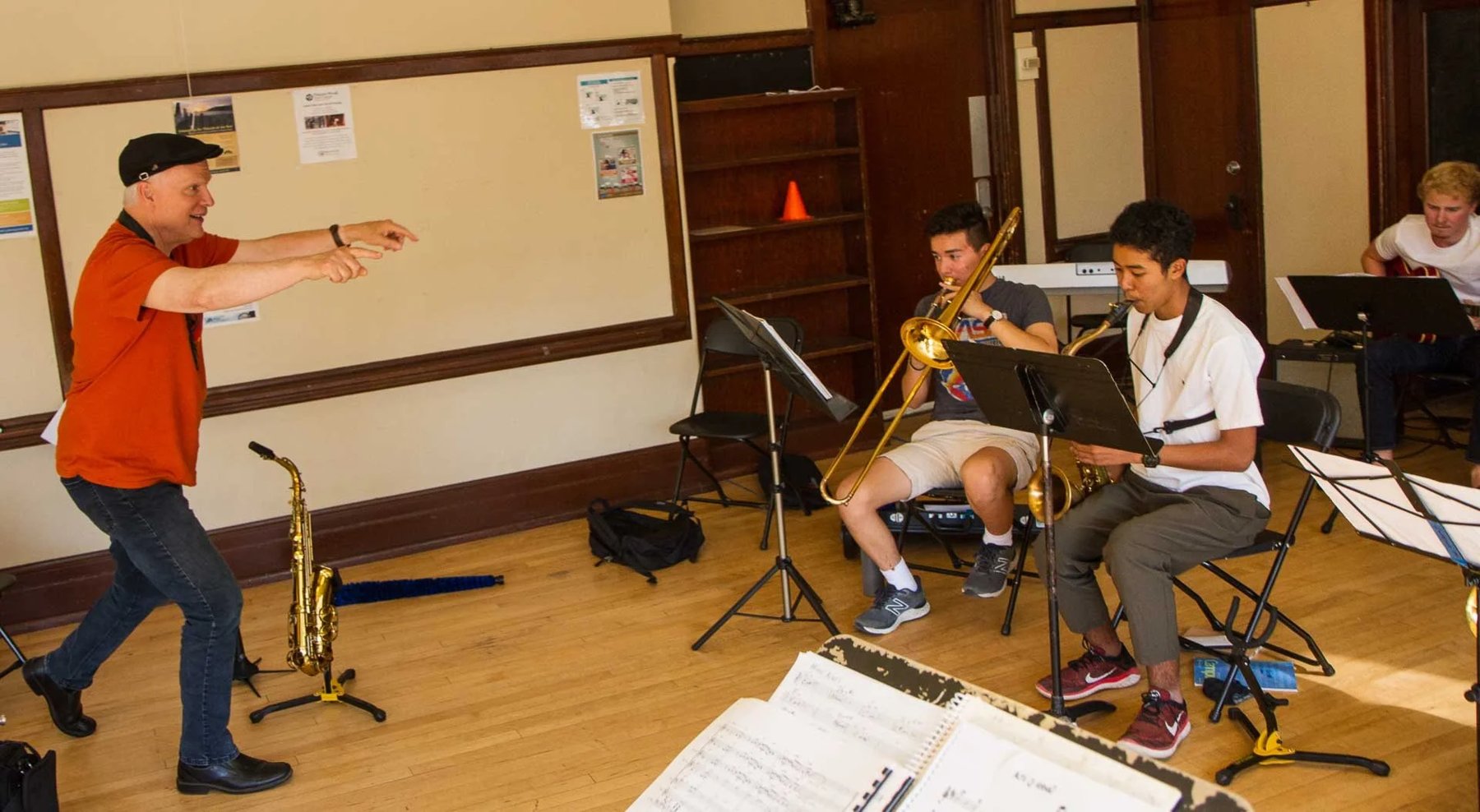 Jay Thomas directing a small group at Seattle Jazz Camp